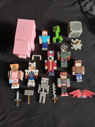 Minecraft figure bundle - minecraft, puppy